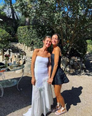Miri Pérez-Cabrero Instagram - Ayer fue el mejor día de mi vida🤍 Blanqui y Marcos forever in my heart✨✨✨✨✨✨✨✨✨✨ no se puede describir…!!!!!!!!!!! #diary 

Pendientes de @mdepaulet & @valytyplace