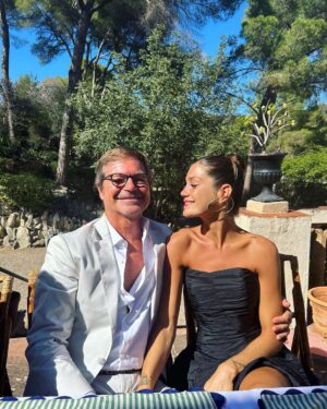 Miri Pérez-Cabrero Instagram - Ayer fue el mejor día de mi vida🤍 Blanqui y Marcos forever in my heart✨✨✨✨✨✨✨✨✨✨ no se puede describir…!!!!!!!!!!! #diary 

Pendientes de @mdepaulet & @valytyplace