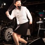 Misoo No Instagram - 2021で1番力強かった「たこ口」写真〜す！ . Wiennersさんの . ライブのときの〜す！ . カメラマンさん . あ〜ざした〜す！（たこ口） . #wienners #下北沢シェルター #下北沢shelter #脳みそ夫 #OL聖徳太子 #たこ口 #こんちわーす