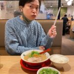 Misoo No Instagram - 天下一品の日にもらった無料クーポン！ . こってり食って . スピードくじ引いたら‥ . なーんと！ . ミニミニどんぶり当たった〜す！（たこ口） . うれし杉田玄白〜！ . #天下一品 #こってり #こってりラーメン #ネギトッピング #ライス #脳みそ夫 #景品くれた店員さんはあっさり