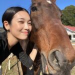 Miyu Hayashida Instagram - Thank you for the horses and the beautiful ranch. They always give me a wonderful time of peace,healing and lovely🌷♡ Libertas of deepimpact, thoroughbredhorses and pony🐴🐴🐴 #ridinghorse#deepimpact #thoroughbredhorse#pony