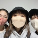 Mizuki Saiba Instagram - シャッフルまぜこぜの稽古しております～ メグ役のかのんちゃんと、ベス役のかりんちゃん‪︎‬ ‪︎☺︎ 今日はてるちゃんも4人でみんなで撮るんだ～ かのんちゃんは久々の共演ですごくうれしい、かりんちゃんは初共演だけどお互いにずっと知っていました、笑 たくさんやることがあるけど、みんなと一緒だと思うと頑張れる！☺️ 今日も張り切っていきます～ #シャッフルまぜこぜ