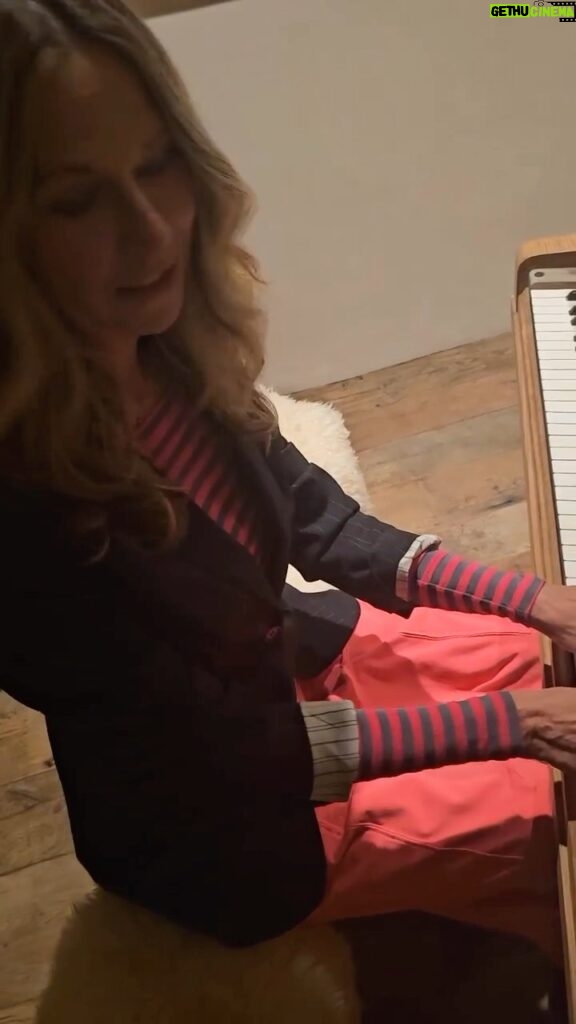 Mo Collins Instagram - I don’t play piano. Always wished I did. But when I was a teenager (we HAD a piano! But Mom wouldn’t let me get lessons. 😂) I would tinker. I had come up with a song. Here’s me on Sia’s piano (!!!) TRYIN to remember it decades later 😂 Strange to see my 58 year old hands down there. A lot has changed since I first came up with this. I remember my Mom calling from the other room to stop because “everything you play is so depressing!” 😂😂😂 So I went into comedy. BOOM!! 😂 #piano #artistsoninstagram #siaspiano #artist #comedy