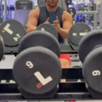 Mohammadreza Golzar Instagram - سنگ ، بسیار است برای پاهایی که به دویدن در مسیرهای سخت ،عادت دارند ، برای آدم هایی که به اندازه ی کافی قوی اند ؛ چرا که خودشان را باور دارند . مشکل اینجاست که آنان که ندویدند و نرسیدند و کلافه شده اند از نشستن ؛ برای ایستاده ها سنگ می ریزند ! مشکل اینجاست که آدم های ساکن ، پای آدم های درعبور را می گیرند ، چون چشمان راکدشان به تماشای دویدن عادت ندارد ! مشکل اینجاست که آدم ها به جای سرکوب ضعف هایشان ، تسلیم می شوند ، به آسایشِ تسلیم؛ عادت می کنند و از یک جایی به بعد ،حتی تابِ دیدنِ موفقیت آنان که در سخت ترین شرایط ایستادند و ادامه دادند و تسلیم نشدند را ندارند ! آنان که نشسته اند ، رنجِ عبور را نمی فهمند ، و نمی دانند کسانی که امروز روی قله ای ایستاده اند ، چند بار در مسیرِ صعود ، زخمی شدند ، چند بار زمین خوردند و چند بار در نهایتِ خستگی ادامه دادند ، آنان که نشسته اند ، افقِ دیدشان ، کوتاه می شود ، دویدن و رسیدن را ملامت می کنند و با سرکوب و تحقیرِ ایستاده ها ، نشستنِ خویش را توجیه ! آنان که نشسته اند ، همه را نشسته می خواهند ... و نمی دانند که برای رسیدن به قله باید ایستاد ، باید دوید ، و باید رنج مسیر را به جان خرید ! #نرگس_صرافیان_طوفان‌