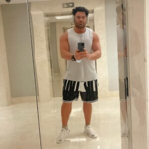 Mohammadreza Golzar Instagram - موفقیت دیگران برای تو هیچ محدودیتی ایجاد نمیکنه برای همه بهترینهارو آرزو کن✅❤️