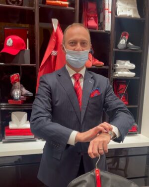 Mohammadreza Golzar Instagram - Special Thanks to the One and Only Bijan 
#houseofbijan #bijansteam @houseofbijan