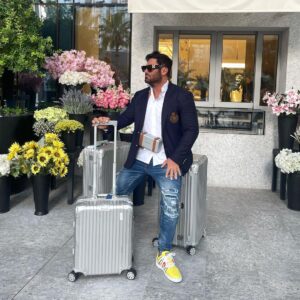 Mohammadreza Golzar Instagram - Gm💛😎