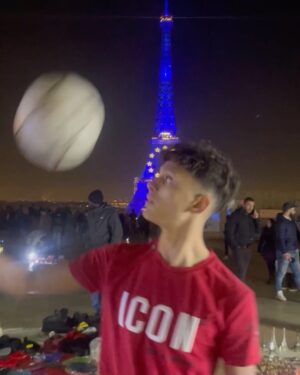 Mohammed El Amine El Khayari Instagram - FLOW PARIS 🇫🇷🗼💥 @skinnyflex 🔥🔥🔥🔥 #skills #paris #freestyle #france #moroccan #free #style