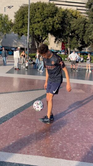 Mohammed El Amine El Khayari Instagram - HUH HUH 🗣 #skills #freestyle #fyp #barcelona