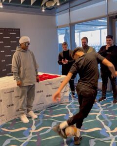 Mohammed El Amine El Khayari Instagram - Freestyle con @ronaldinho ‼️🔥 Todos los que jugamos a fútbol desde pequeños sabemos lo que es conocer y compartir un rato con este hombre! Alhamdullah por esta experiencia ❤️ Hotel 