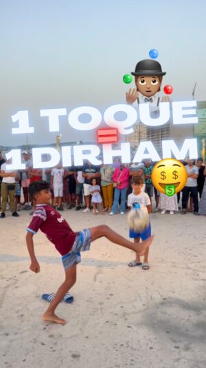 Mohammed El Amine El Khayari Instagram - 1 TOQUE = 1 DÍRHAM 💰 por qué ciudad de españa debería pasar a hacer unos retos? 👀 #challenge #mohafs #reto #freestyle #tanger #morocco #🇲🇦
