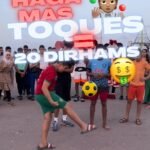 Mohammed El Amine El Khayari Instagram - QUIEN HAGA + TOQUES = 20 DÍRHAMS 🤑💰 etiqueta a ese amigo que ganaría este reto 🌟⚽️ #mohafs #freestyle #reto #nador #challenge #🇲🇦 #morocco Mar Chica : Cornich