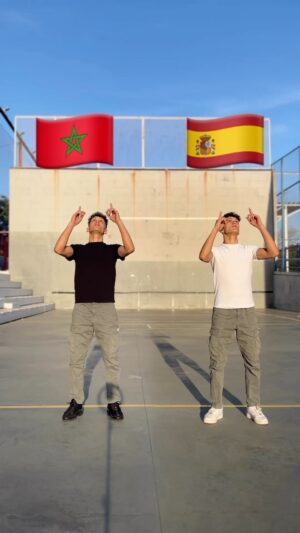 Mohammed El Amine El Khayari Instagram - MARRUECOS 🇲🇦 VS ESPAÑA 🇪🇸 
Batalla de 🎶 Music battle 🎶 Quien gana esta vez? 🤠🇪🇸🇲🇦 quiero ver esas banderas aquí abajo 👇🏽👇🏽👇🏽 #mohafs #freestyle #🇲🇦 #🇪🇸 #trend #battle