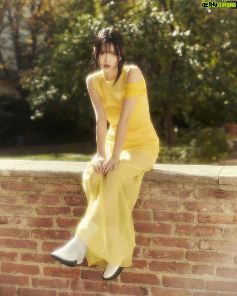 Momo Hirai Instagram - Milano💛 #OnitsukaTiger #OnitsukaTigerSS24 #オニツカタイガー #PR http://www.elle.com/jp/fashion/fashion-stories/a45516118/f-onitsukatiger-2310/