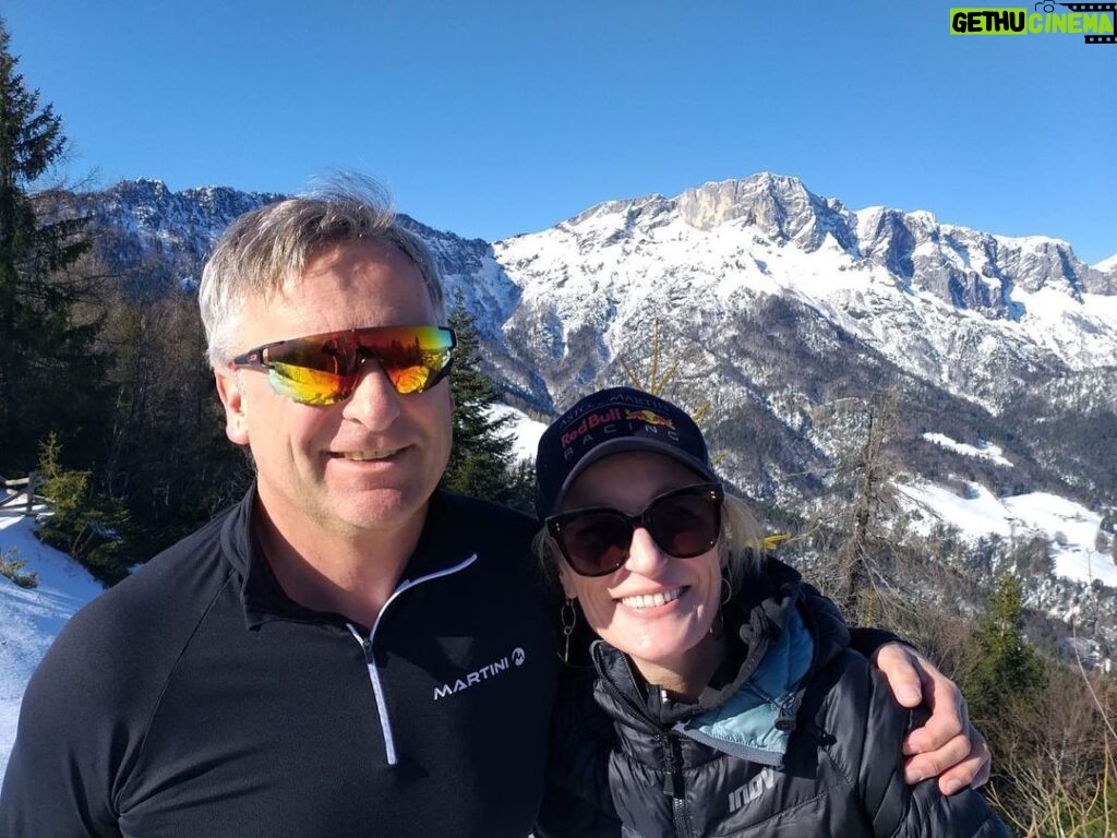 Monika Gruber Instagram - Danke, liebe Uli, lieber Anton, für den scheena Ausflug auf die Kneifelspitze heid!! Und: DANKE, dass Ihr meine Freind seids!!!❤ • • • #monikagruber #kabarett #ausflug #wandern #hiking #bayern #kneifelspitze #berchtesgaden #oberbayern #freunde #wochenende #sonne #alpen #berge #bergwandern