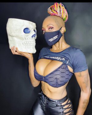 Monique Dupree Instagram - Good morning!! Don’t be afraid to say it back!!
#31daysofhalloween #makeamericagothagain #moniquedupree #screamqueen #horror #badass