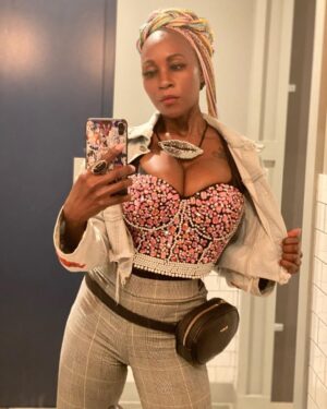 Monique Dupree Instagram - Good morning!!! Don’t be afraid to say it back!!!!
Hair is ART
My #fashion is MY form of artistic expression..
#fashionisart #hairfashion #hairisart #moniquedupree #thaoriginagata #screamqueen