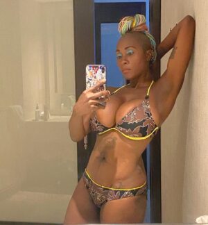 Monique Dupree Instagram - Good morning. Don’t be afraid to say it back!!

“True love stories never have endings”