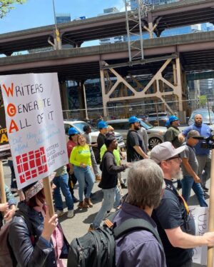 Monique Gabriela Curnen Instagram - Making our voices heard in NYC today with @writersguildwest @wgaeast @wgawest @wgaunity @sagaftra #unionstrong #respectwriters #livingwage #fairpay #shareprofits