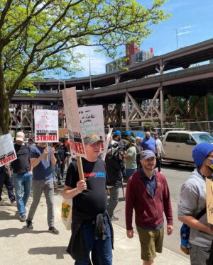 Monique Gabriela Curnen Instagram - Making our voices heard in NYC today with @writersguildwest @wgaeast @wgawest @wgaunity @sagaftra #unionstrong #respectwriters #livingwage #fairpay #shareprofits
