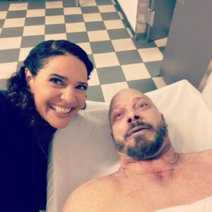 Monique Gabriela Curnen Instagram - Monet was colder than Lorenzo’s body on a slab last episode 🥶🥶 Scared to see who’s next on her list… 😱 Big ups to the phenomenal @elbertocolon who stayed in character & was spooky AF even while the rest of us were goofing off @ghoststarz @starz #ghostmode #haunted #ghost