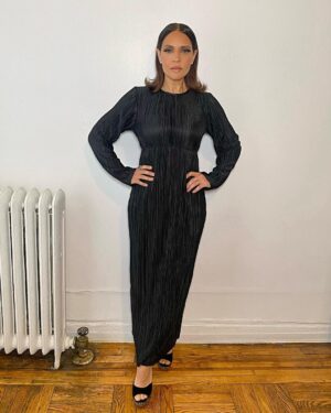Monique Gabriela Curnen Instagram - #fbf to a fun glam night in one of my fave @rondavidstudio dresses & celebrating @thechinhan in the beautiful series @ambornchinese ❤️
@rondavidstudio keeps DC chic with his gorgeous designs - whenever I’m there, I have to visit his boutique. Hair & make-up by the master @deney_adam #glam #nyc #dc #shoplocal #blackownedbusiness #dreamteam