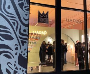 Monique Gabriela Curnen Instagram - What a joy to celebrate @laolunyc & his gorgeous work for @lladro !! 🖤🤍🖤We danced, played & left inspired by your light! Congratulations! 🌟✨🖤 #laolu #lladró #nyc #art #light #spirit #inspiration #nycmagic