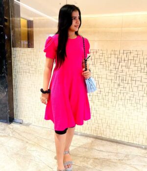 Monisha Vijay Instagram - 🩷

#pinklovers #fashion #instagood #instadaily #postoftheday #instafashion #instacool #pink #ethirneechal #monishavijay