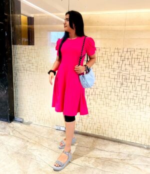 Monisha Vijay Instagram - 🩷

#pinklovers #fashion #instagood #instadaily #postoftheday #instafashion #instacool #pink #ethirneechal #monishavijay