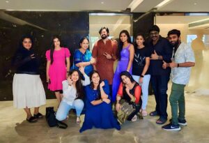 Monisha Vijay Instagram - Off Screen  Celebration 😍🤩 
.
.
.
.
.
.
#suntv #ethirneechalserialpromo #ethirneechal #rjnelu #actorrjnelu
#rjnelunewphotos #Rjநெலு #கிருஷ்ணசுவாமிமெய்யப்பன் #rjnelusong 
#rjnelushortfilms #cinema
#director #ncu #rjneluvideo 
#slactor #zeetamil #behindwoods #galattamedia #vijaytelevision