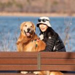 Moon Jeong-hee Instagram - #마누 #manu #jane #ruy #걷고또걷고 #산책 #모두건강하세요 #수의사 #원장님 늘 도움주시는 심원장님 반가웠어요♡ 제인루이네와 함께하는 산책길 언제나 싱글벙글! 우연히 만난 덕선이두 반가웠어♡ @manu_goldenretriever @justinkim1978 @chris_kim1979 @vet_on_mars @uhhh_dseon