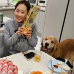 Moon Jeong-hee Instagram - #생일 #축하 #고맙습니다 #친구들과 #마누 #manu #생일파티 #함께해주셔서감사합니다 늘 마음다해 챙겨주고 사랑해주는 친구들과 가족들이 있으니 정말 행복합니다. 축하해주셔서 감사합니다 ㅎㅎ 행복하세요♡ Ps.제인루이이네 💕 늘 감사해요 잭슨이네 함께해주셔서 고마웠어요 @chris_kim1979 @justinkim1978 @manu_goldenretriever