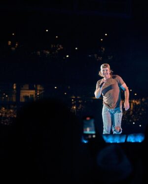 Morgan Wallen Instagram - Chicago, I can still feel the energy today. Thank you for an incredible couple of nights in your city. 

📷: @davidnlehr & @matthewpaskert