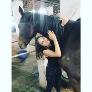 Mridanjli Rawal Instagram - ❤️ 🐎