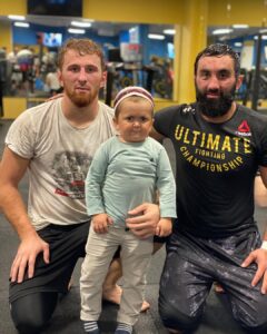 Mukhamed Berkhamov Instagram - Поймали самого опасного тигра Махачкалы😁 Makhachkala