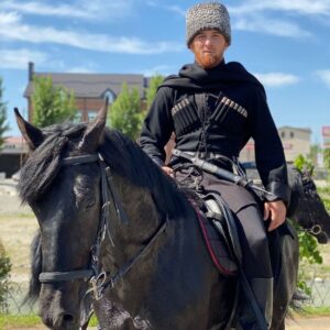 Mukhamed Berkhamov Instagram - Да примет Всевывышний Аллах все наши благие деяния и отдалит от пламя Ада!!
 
С праздником мои братья и сёстры по вере)