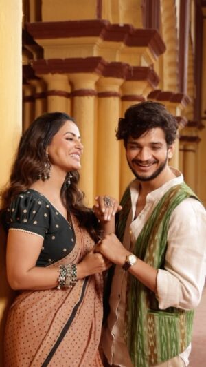 Munawar Faruqui Instagram - Let the melodies of Halki Halki get you moving! Have you created a reel yet to share the vibe?❤️🎵

📌Full Song Now Exclusively on @Playdmfofficial YouTube Channel

#HalkiHalkiSi  #HinaKhan #MunawarFaruqui #AseesKaur #Saajbhatt