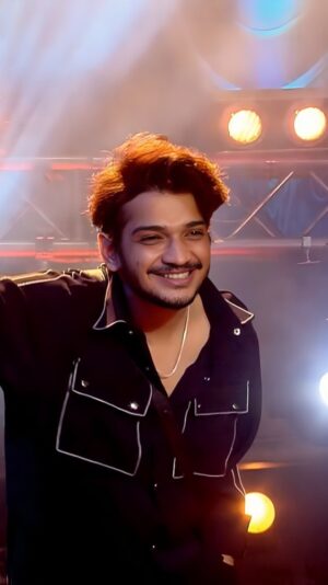 Munawar Faruqui Instagram - Kuch raasta likh dega kuch Main likh dunga
Woh likhhte jayein mushkil main manzil likh dunga...

Karlenge 🏆❤️ Trophy toh Dongri hi aaegi ❤️

Go cast your vote on the @officialjiocinema app voting lines are open till Sunday (28th January) - 12 PM

@beingsalmankhan @colorstv @officialjiocinema @endemolshineind 

#munawarfaruqui #biggboss #biggboss17 #munawarkijanta #munawarkewarrior #dongritohearts #trophytohdongrihiayegi