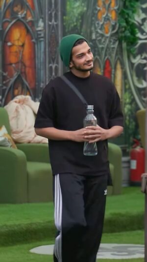 Munawar Faruqui Instagram - Daur aisaa laayo dekh jale jale sare yeh enemies, Sare dekh puche kaun laayo laayo laayo yeh legacy 🔥🔥❤️

@beingsalmankhan @colorstv @officialjiocinema @endemolshineind 

#munawarfaruqui #biggboss17 #biggboss #munawarkijanta #munawarkewarrior #karlenge #dongritohearts #trophytohdongrihiayegi