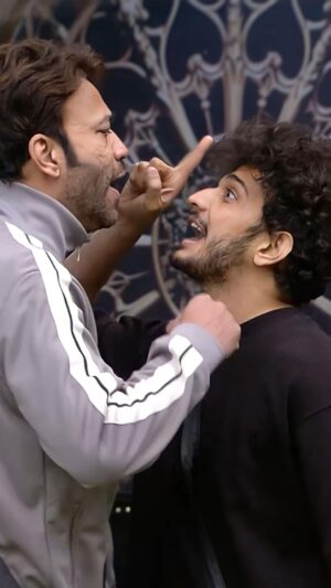 Munawar Faruqui Instagram - Ander ka Razzak bolta bhai Danda de…. 

@beingsalmankhan @colorstv @officialjiocinema @endemolshineind 

#munawarfaruqui #biggboss #biggboss17 #munawarkijanta #munawarkewarrior #dongritohearts #karlenge #trophytohdongrihiayegi