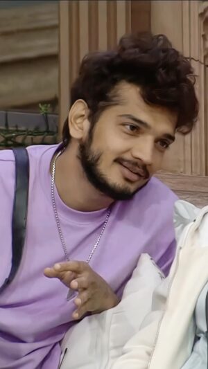 Munawar Faruqui Instagram - Sath kho kar ab tu mera
Bheed meh khud ko kho dega 

Dekhiye #BiggBoss17, Mon-Fri 10PM & Sat-Sun 9PM
sirf #Colors aur @officialjiocinema par

#munawarfaruqui #bigboss #bb17 #munawarkijanta
#munawarkewarrior #salmankhan #dongritohearts #karlenge #MunawarIsTheBoss