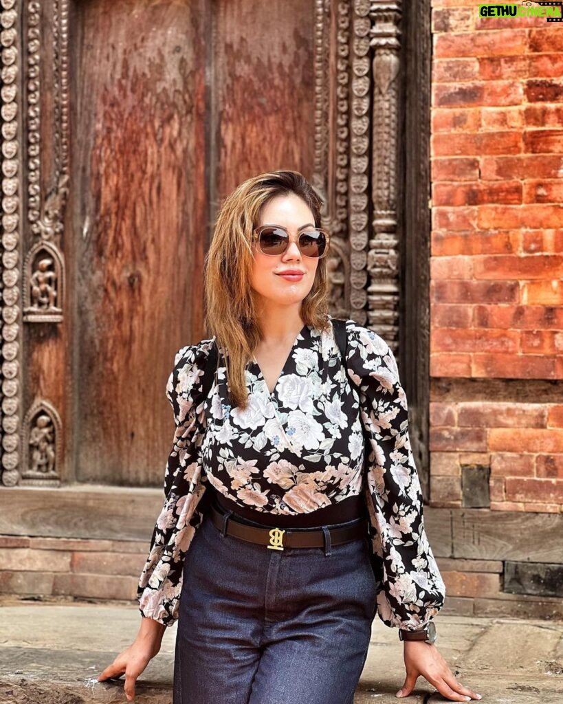 Munmun Dutta Instagram - 🇳🇵🧳 🕰️ . #munmundutta #travel #nepal Nepal