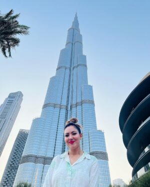 Munmun Dutta Instagram - I guess this needs no introduction 
BURJ KHALIFA it is .. 😍 .. 

.Mom is ecstatic and that makes me happy 🥰
And this is already a throwback 😔
.
.
.
#munmundutta #dubai #burjkhalifa #burjkhalifadubai #uae #dubai🇦🇪 #dubaimall #travel #travelphotography #motherdaughtertrip