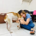 Munmun Dutta Instagram - Some ‘D’ company for myself in between takes 🎥 😍 🤗 🐶 🐕 . . . #munmundutta #picturesoftheday #behindthescenes #tmkoc #onsetlife #doglove #puppygram #inbetweentakes #inbetweenshots Dadasaheb Phalke Chitranagari FILMCITY Goregaon East Mumbai