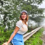 Munmun Dutta Instagram - A work trip to Nashik ended up in a walk in the rain and nature 😍 . 📷 @afreenriaz. By Afffffiiiiiii 😘😘😘 . #rainyday #munmundutta #travelandwork #walkinnature #travel #roadtrip #nashik #workandtravel #picturesoftheday