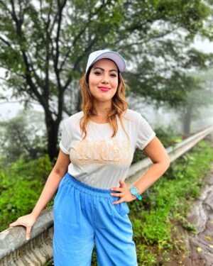 Munmun Dutta Instagram - A work trip to Nashik ended up in a walk in the rain and nature 😍 
.
📷 @afreenriaz.  By Afffffiiiiiii 😘😘😘
.
#rainyday #munmundutta #travelandwork #walkinnature #travel #roadtrip #nashik #workandtravel #picturesoftheday