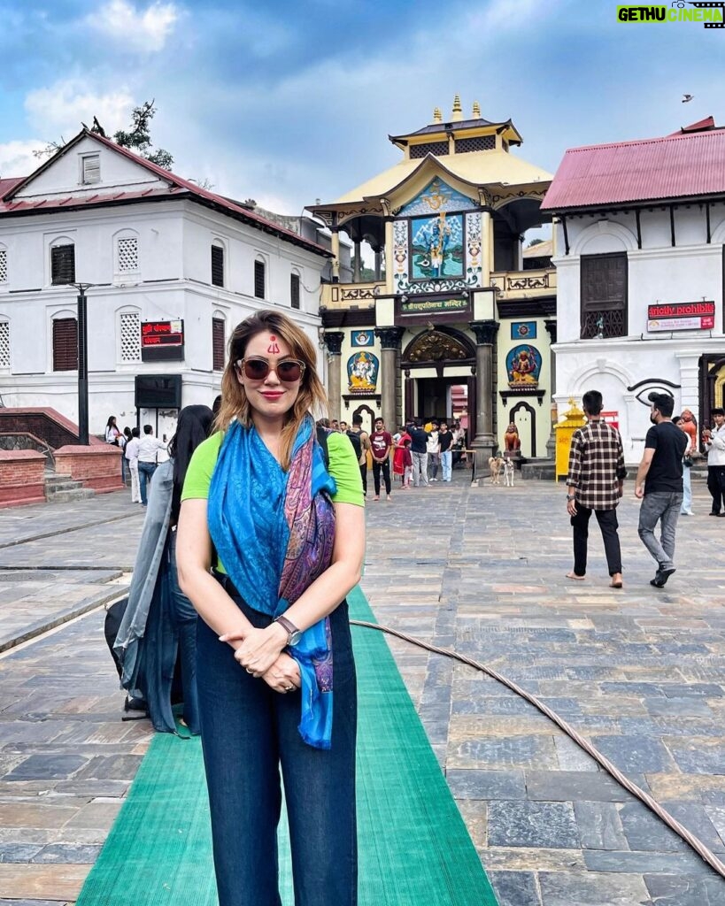 Munmun Dutta Instagram - Pashupati Nath temple and Boudhanath Stupa 🙏🏻🇳🇵 . . . #munmundutta #travel #nepal Nepal