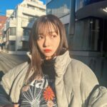 Murase Sae Instagram - #dailylook 人気のキルティングダウンに新色のグレーが仲間入り🩶 完売だったネイビーも追加生産いたしました👏!!! @andgeebee_official もうすっかりダウンが必須だね！ ゆうひ〜🌇✨