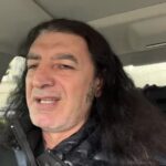 Murat Kekilli Instagram - Her cumartesi akşamı saat 23:30’da @trtmuzik programında buluşuyor muyuz? Bu haftaki konuğum Karadeniz’in incisi @hulyapolatofficial 😎🤘🎸🤘