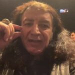 Murat Kekilli Instagram - Sevgili dostum, kardeşim Murat Göğebakan’ın 8 Aralık’ta vizyona girecek olan “Kalbim Yaralı” filminin galasındayız! 🎸🤲🎸🤘❤️ #muratgöğebakan #kalbimyaralı